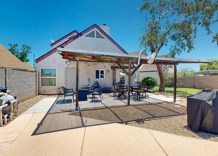 Holiday home Pool + Fire Pit: 'desert Radiance' In Phoenix! *