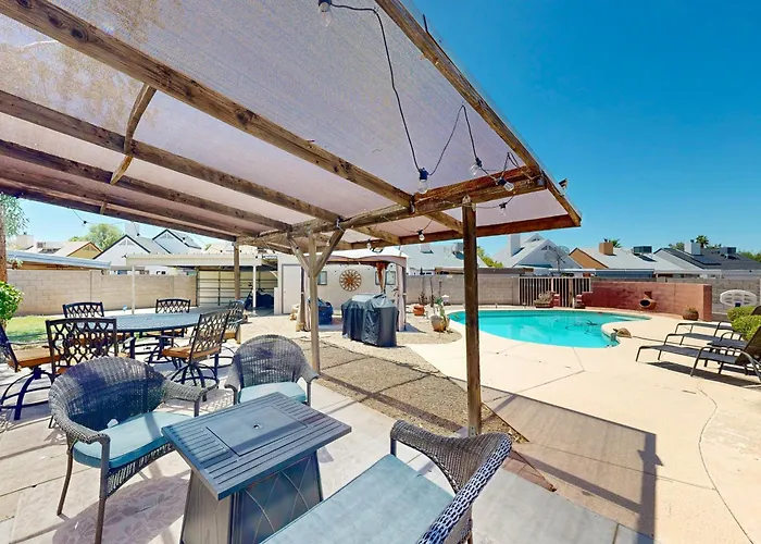 Pool + Fire Pit: 'desert Radiance' In Phoenix! Holiday home Phoenix