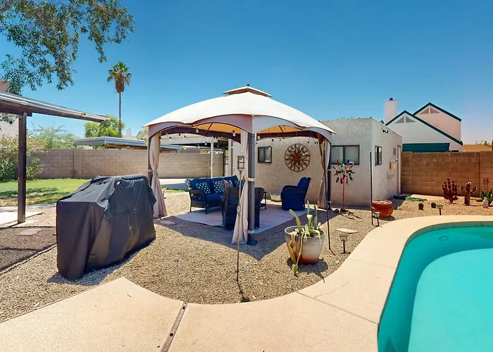 Pool + Fire Pit: 'desert Radiance' In Phoenix! Holiday home Phoenix