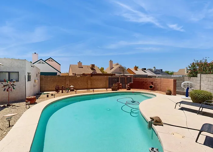 Pool + Fire Pit: 'desert Radiance' In Phoenix! Holiday home Phoenix